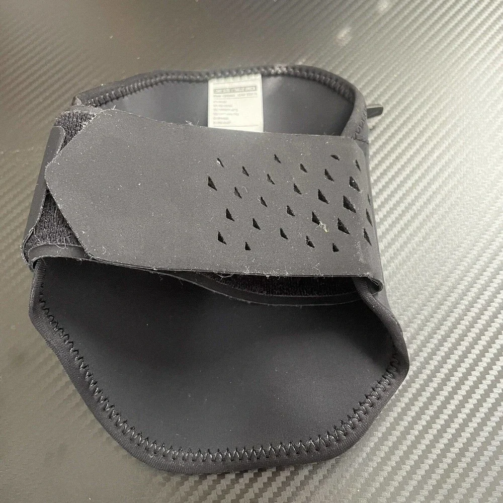 Nike Pocket Arm Band Running Cell Phone Case-Black Compatible w/ Most Smartphone